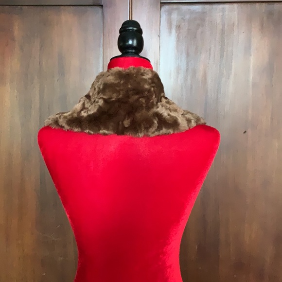 Sole Mio Sable and Cobalt Faux Fur Collar - Picture 2 of 4